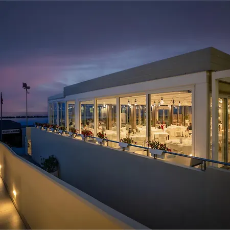Nautilus Family Hotel