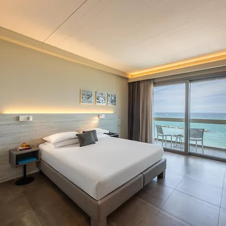 Nautilus Family Hotel 4*