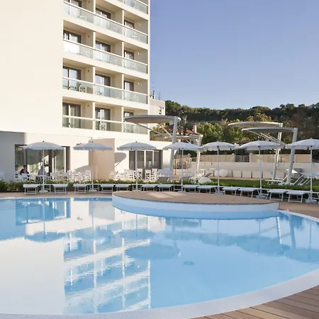 Nautilus Family Hotel 4*