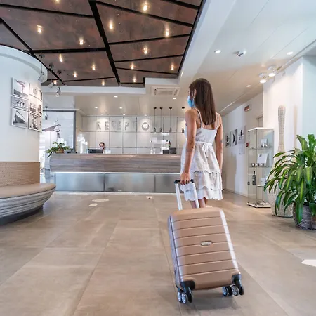 Nautilus Family Hotel 4*