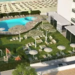 Nautilus Family Hotel 4*