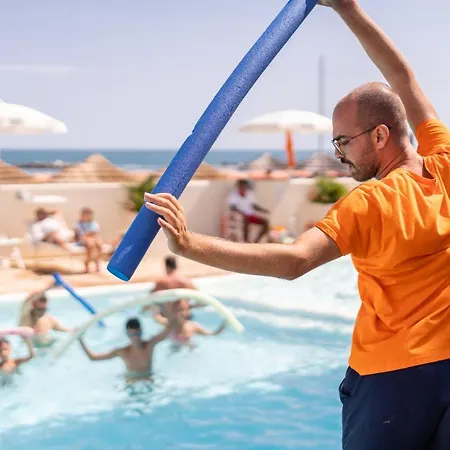 Ξενοδοχείο Nautilus Family 4*
