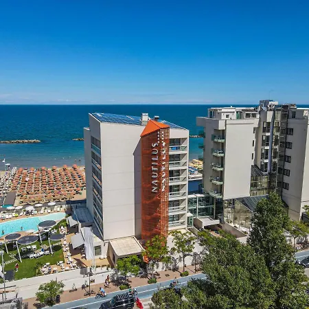 Nautilus Family Hotel