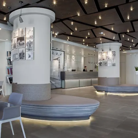 Отель Nautilus Family 4*