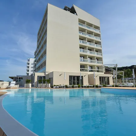 Nautilus Family Hotell 4*