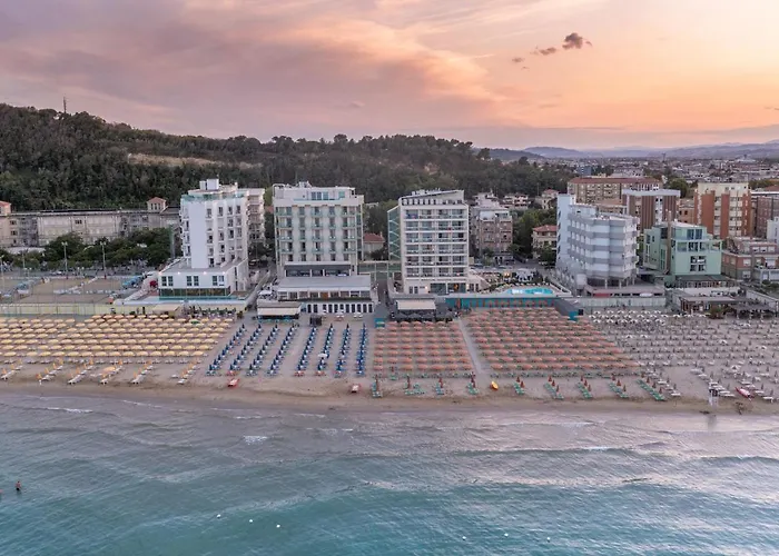 Nautilus Family Отель Пезаро